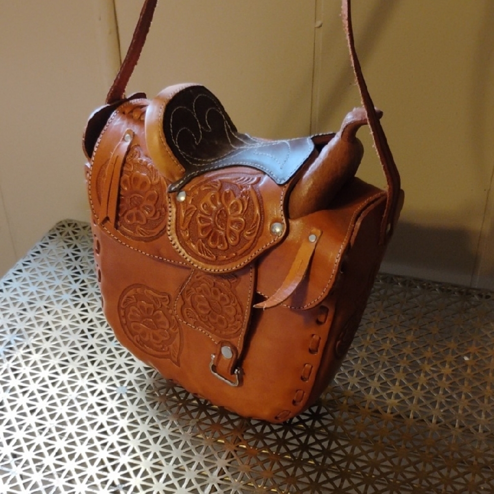 Vintage Saddle Shaped Purse